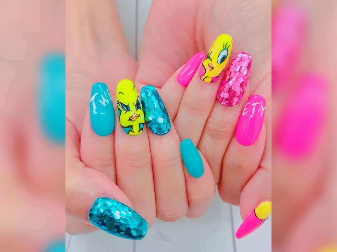 鈴木愛美さんのインスタグラム写真 鈴木愛美instagram New Nail Beach Nailsalon Mirei Amari 大好評だったトゥイーティーネイル Spiralgirl Official で プロデュースさせて頂いた トゥイーティーコラボの撮影の為に