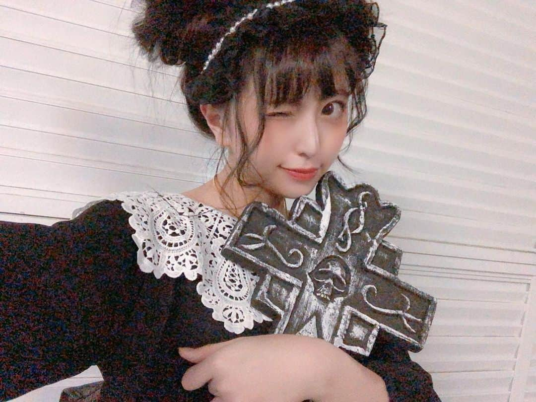 竹内星菜さんのインスタグラム写真 - (竹内星菜Instagram)「さっきフライングタイガーで 買った十字架可愛すぎ✝️❤⃛ . HALLOWEENってたのしーなー HALLOWEENってたのしーなー . #HALLOWEEN #ハロウィン」9月30日 23時49分 - seina0227