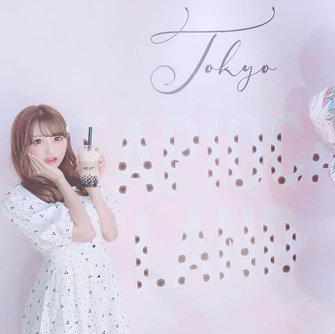 田口未彩のインスタグラム：「🎀 . . 今更だけどタピオカランド、、🙂 . . . #タピオカ #タピオカランド #原宿 #明治神宮 #たぴ活 #タピ活 #タピオカ活動 #フォトスポット #フォトジェニック #インスタ映え #映え #ピンク #ピンク加工 #キラキラ #量産 #量産型 #量産型女子 #量産コーデ #量産型コーデ #アンミール #パールピン」