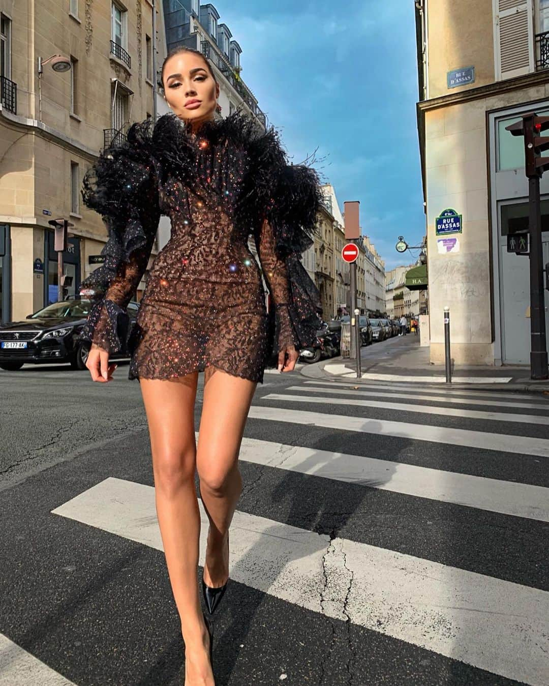 オリビア・カルポさんのインスタグラム写真 - (オリビア・カルポInstagram)「Heading to @ralphandrusso 🖤🖤🖤」10月1日 0時04分 - oliviaculpo