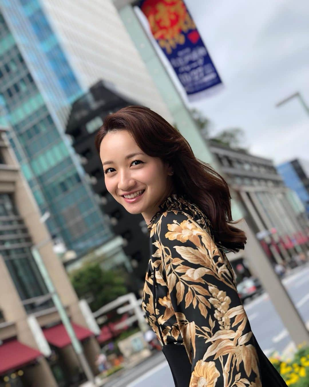 松原江里佳さんのインスタグラム写真 - (松原江里佳Instagram)「❤︎ 日本テレビ「news every.」 今日の18時15分〜特集コーナーに出演します♡ぜひお付き合いください♪ ❤︎ 写真は日本橋📸 最近OPENしたコレド室町テラスへ行くところ♪ ❤︎ ❤︎ #news #newsevery #リポーター  #スターダスト  #フリーアナウンサー  #でこ #秋 #秋コーデ  #コレド室町 #日本橋」10月1日 0時17分 - erika_matsubara