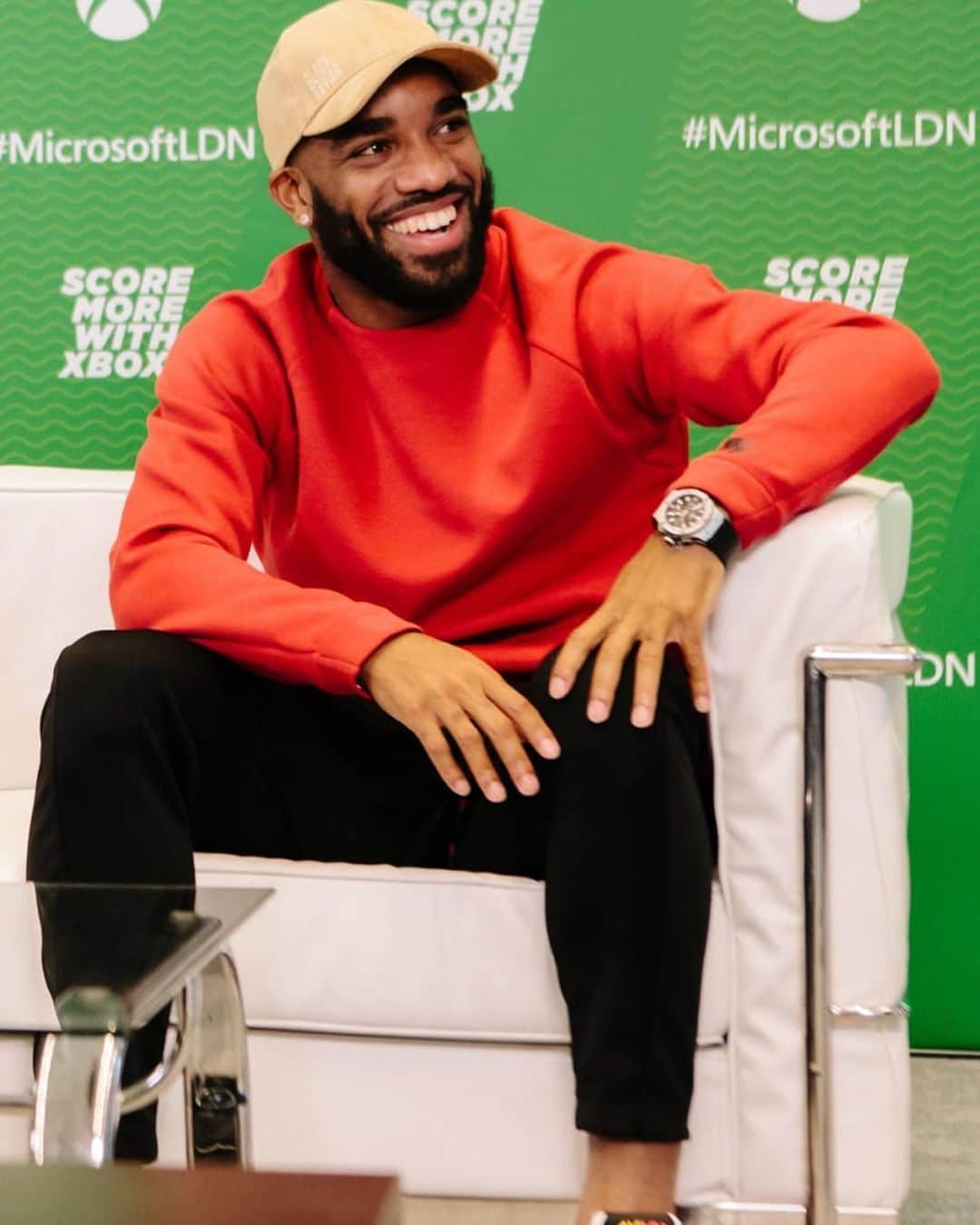 アレクサンドル・ラカゼットさんのインスタグラム写真 - (アレクサンドル・ラカゼットInstagram)「Had a great day visiting the flagship Microsoft Store for their #FIFA20 launch tournament.  Shout out to @MicrosoftStoreUK and @XboxUK. Follow to find out ways you can #ScoreMoreWithXbox」10月1日 0時24分 - lacazettealex