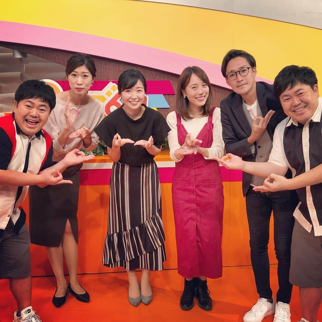 たくやさんのインスタグラム写真 - (たくやInstagram)「3週間ぶりのとちぎテレビ 「イブ6プラス」➕ 今日のコーナーテーマが現金派かキャッシュレス派だったので、みんなでお金ポーズ💴  でも、お金ポーズなのか、イブ6の6ポーズなのか、大仏ポーズなのか、みんなバラバラで分からないw  #とちぎテレビ #イブ6プラス  #永井塁  #元田芳 アナウンサー  #中矢邦子 アナウンサー #高橋映 アナウンサー」10月1日 0時27分 - takuya_the_touch