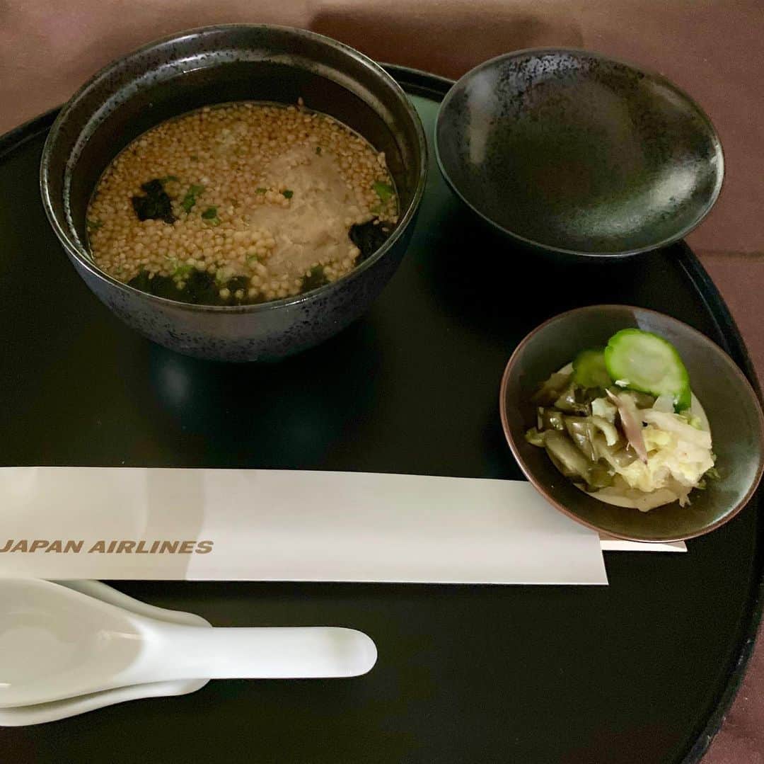 夏木マリさんのインスタグラム写真 - (夏木マリInstagram)「機内でいただいた2回のお食事🍴  SUGALABO須賀さんのお料理と 神楽坂石かわのお料理中心に、、、 #NATSUKIROCK  #夏木マリ @mari_natsuki」10月1日 0時34分 - mari_natsuki