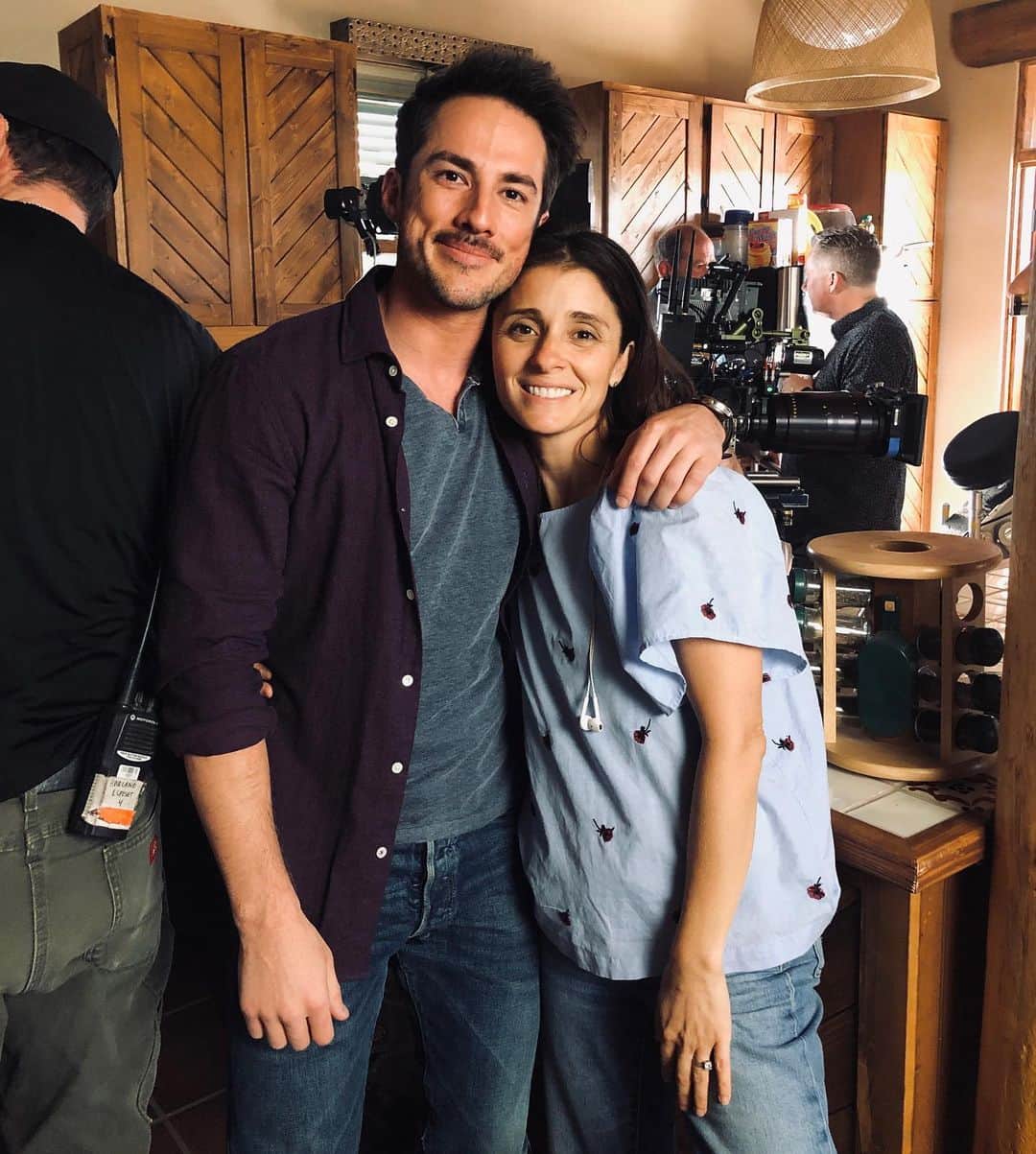 マイケル・トレヴィーノのインスタグラム：「Just wrapped ep 204 and we’re lucky to have @shiriappleby back at directing duties. The scene I just shot with @itsjeaninemason felt like something out of a single-cam comedy thanks to @stvstrngr & Chris Hollier. I hope we bring the funny...」