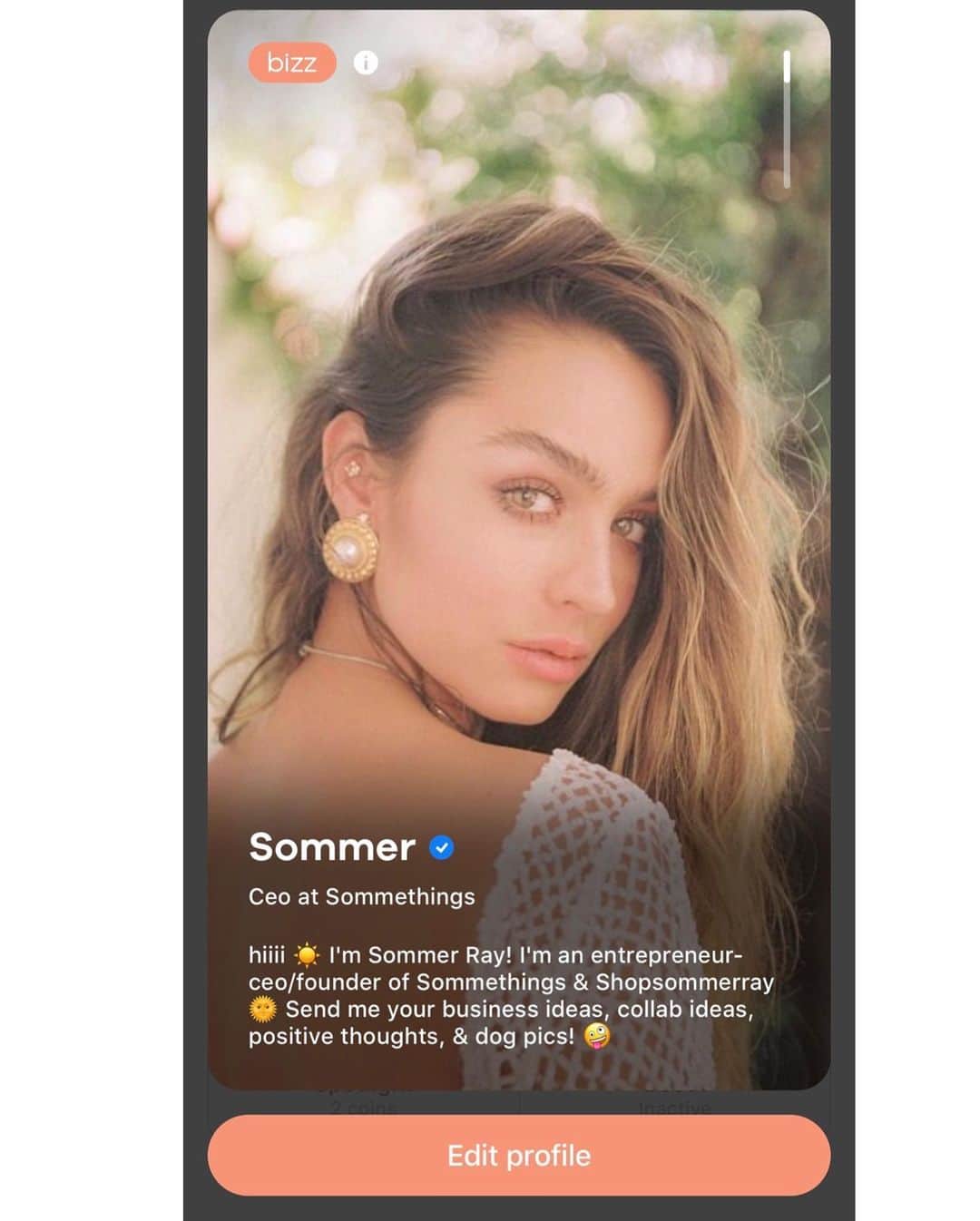Sommer Rayさんのインスタグラム写真 - (Sommer RayInstagram)「as you all know I’ve never been a big fan of dating apps buuuut @bumble is different because it has @bumblebizz for networking and @bumblebff for making friends 😛 It changed my perspective as it’s not even about dating but about networking & even making friends 😇 I plan on starting many more companies in my career so who knows, you could be my next partner! download the app and match with me so you can pitch me some business ideas🤪🌞 #bumblepartner」10月1日 12時45分 - sommerray