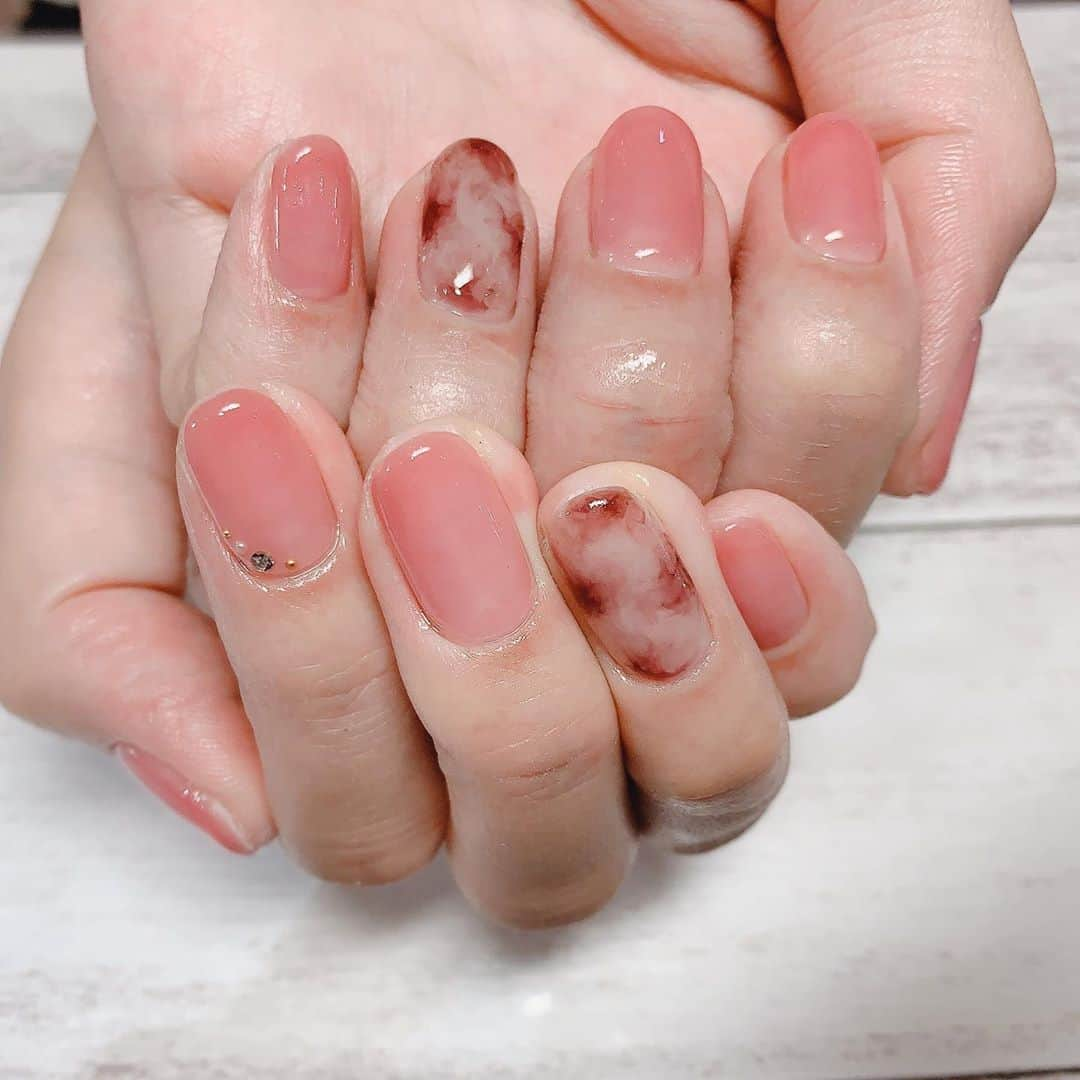 大槻ひびきさんのインスタグラム写真 - (大槻ひびきInstagram)「久しぶりにピンク💅 秋っぽくしました🥰 #newnail #nail #秋ネイル #ネイル #nailart」10月1日 12時58分 - yanhibi0221