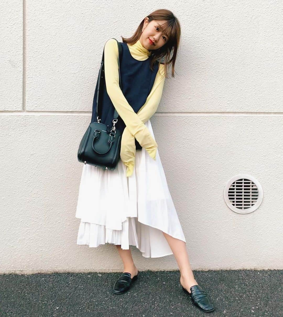 碓井玲菜さんのインスタグラム写真 - (碓井玲菜Instagram)「#れいなすたいる　 ネイビーとイエローの組み合わせ好き🌑🌕」10月1日 13時02分 - reina_usui