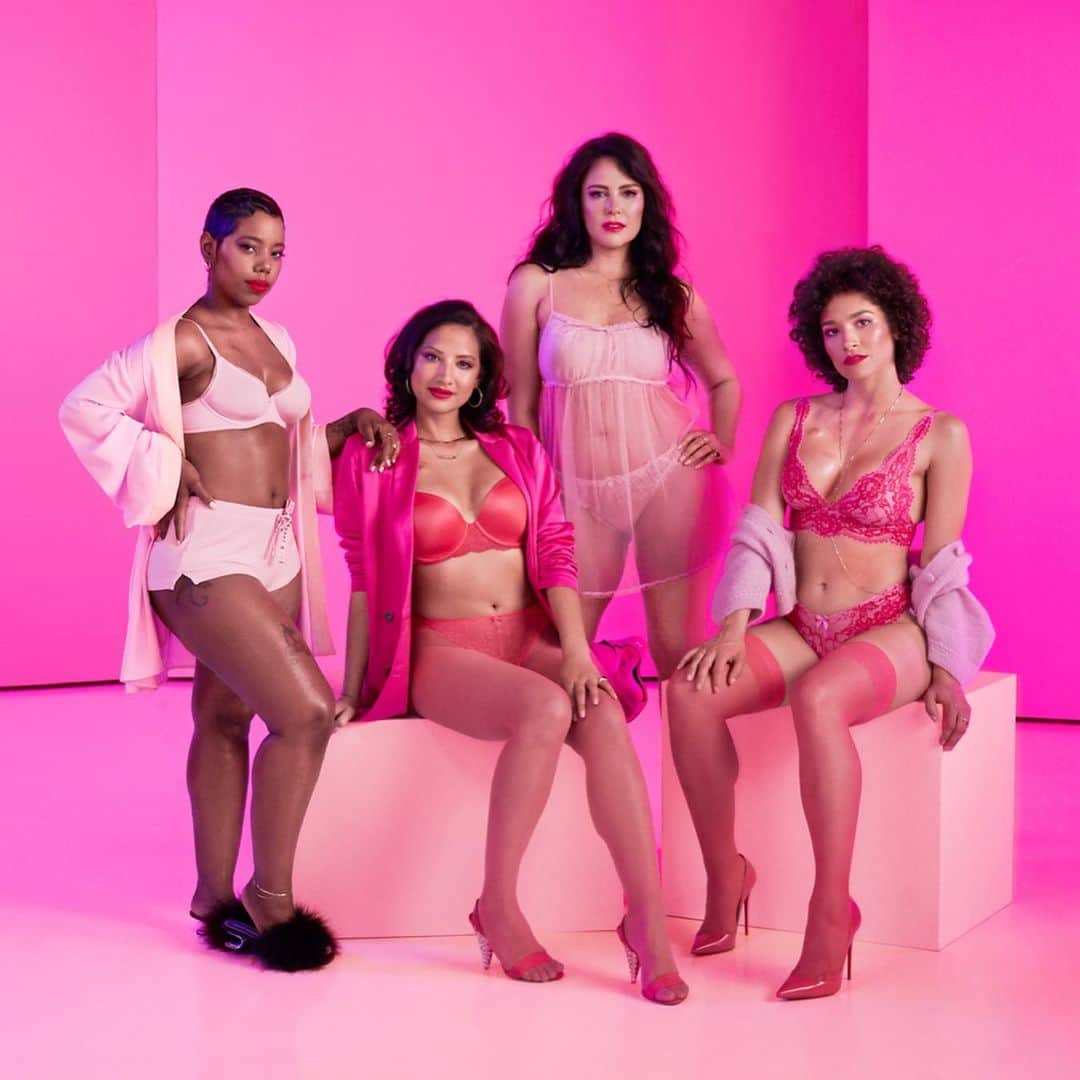 リアーナのインスタグラム：「This October, @savagexfenty and I are highlighting 4 of the strongest, most badass and inspiring women we like to call our #SAVAGEXTHRIVERS in support of breast cancer awareness month! With every pink style purchased, you’ll help the @ClaraLionelFdn fund critical research for this lesser known group of young women living with aggressive forms of breast cancer.  Read their stories and shop the collection NOW at savagex.com/sxfthrivers to join the fight! 💪🏿💞」
