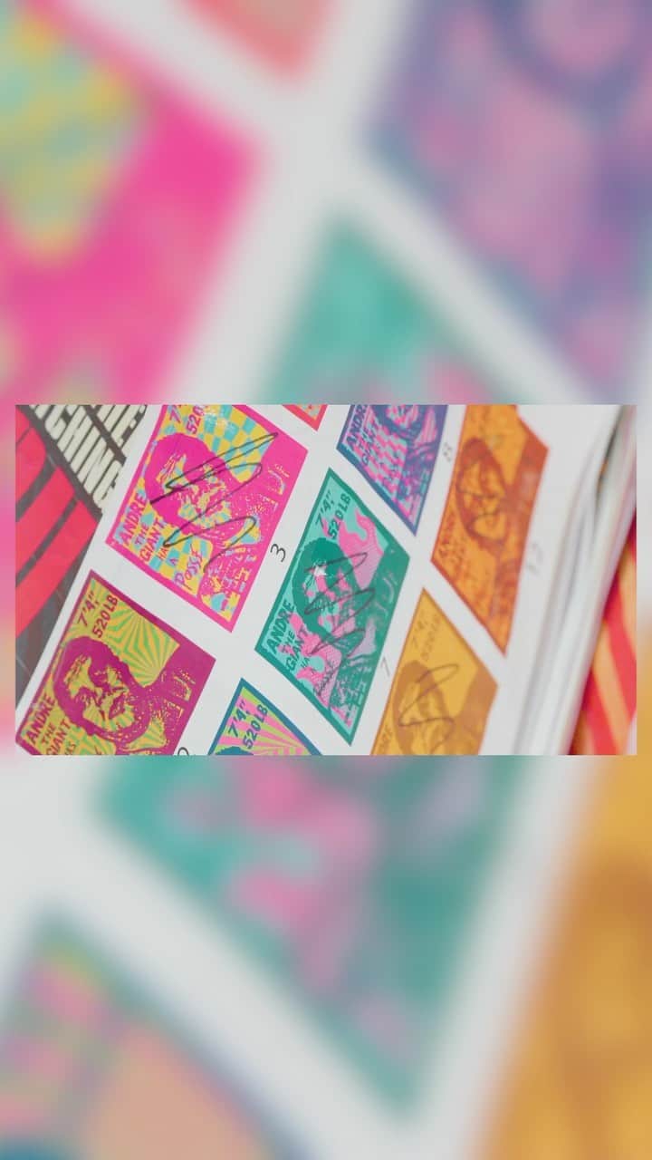 Shepard Faireyのインスタグラム：「I can’t say a dream job is anything other than what I’m already doing, but maybe I can amplify what I’m doing by collaborating with the right partners. Cumulatively, we can do some things that really make a mark on culture and not only entertain people, but make them think. Public space and my extension of the world doesn’t need to be controlled by the people that have the most power and money, you have a voice and you have an outlet if you are willing to take risks and bend the rules. ⠀⠀⠀⠀⠀⠀⠀⠀⠀ Head over to my #IGTV to watch the FULL Part 3 of my #FACINGTHEGIANT video series, where I explain the last 10 years of my career and what’s next. Launched in collaboration with @Juxtapozmag, filmed and produced by @chopemdownfilms! - Shepard ⠀⠀⠀⠀⠀⠀⠀⠀⠀ My 30-year anniversary show, "Facing the Giant: Three Decades of Dissent" will be opening in London this week! If you're in the area, be sure to join us on October 4th at @stolenspacegallery (RSVP only) AND on October 5th (free, open to public) at Beats Residency Shoreditch @beatsbydre. Stay tuned for more details. ⠀⠀⠀⠀⠀⠀⠀⠀⠀ #FACINGTHEGIANT #obey #obeygiant #shepardfairey」