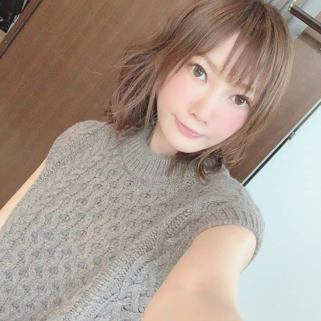 木下ゆうかさんのインスタグラム写真 - (木下ゆうかInstagram)「パーマは半乾きだと綺麗にでるんや！」10月1日 7時07分 - yuka_kinoshita_0204