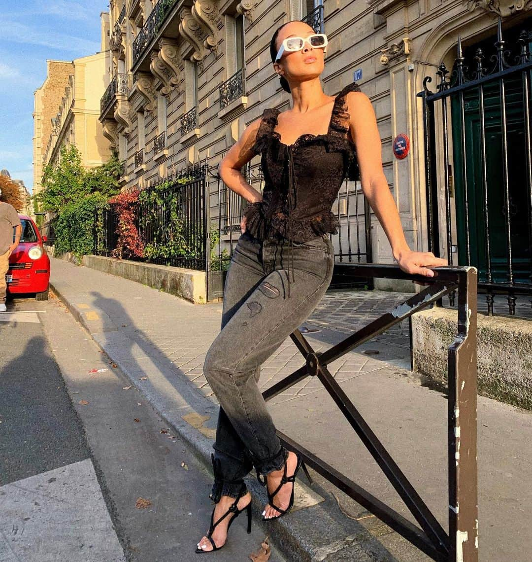 Draya Micheleさんのインスタグラム写真 - (Draya MicheleInstagram)「In the streets. @grlfrnd @revolve #mygrlfrnd」10月1日 9時43分 - drayamichele