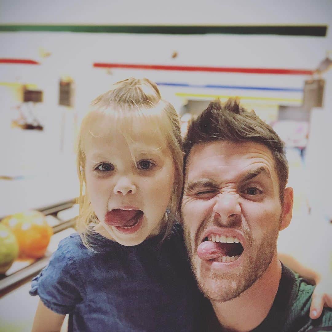 デービッド・ボウディアのインスタグラム：「“Let’s do funny faces!” Date night with this growing girl! Love being able to take her to dinner, have a conversation with her (some what!😂) get to know her one on one, and do new activities with her! She’s a joy and also scary how much she’s like me... still trying figure out if that petrify‘s me or makes me excited for the future! #daddydaughter #datenight」