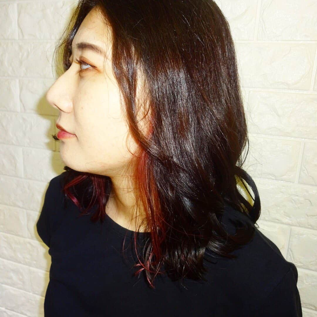 【北堀江・美容室 peaks hair】さんのインスタグラム写真 - (【北堀江・美容室 peaks hair】Instagram)「イヤリングカラー バイオレットピンク  #peakshair #ピークスヘアー#堀江#北堀江#美容室##Instahair#hairstyle#Instafashion#イルミナカラー#小顔#美意識#おしゃれな人と繋がりたい#おしゃれ#お洒落#ヘアアレンジ#ヘアスタイル」10月1日 10時02分 - peakshair