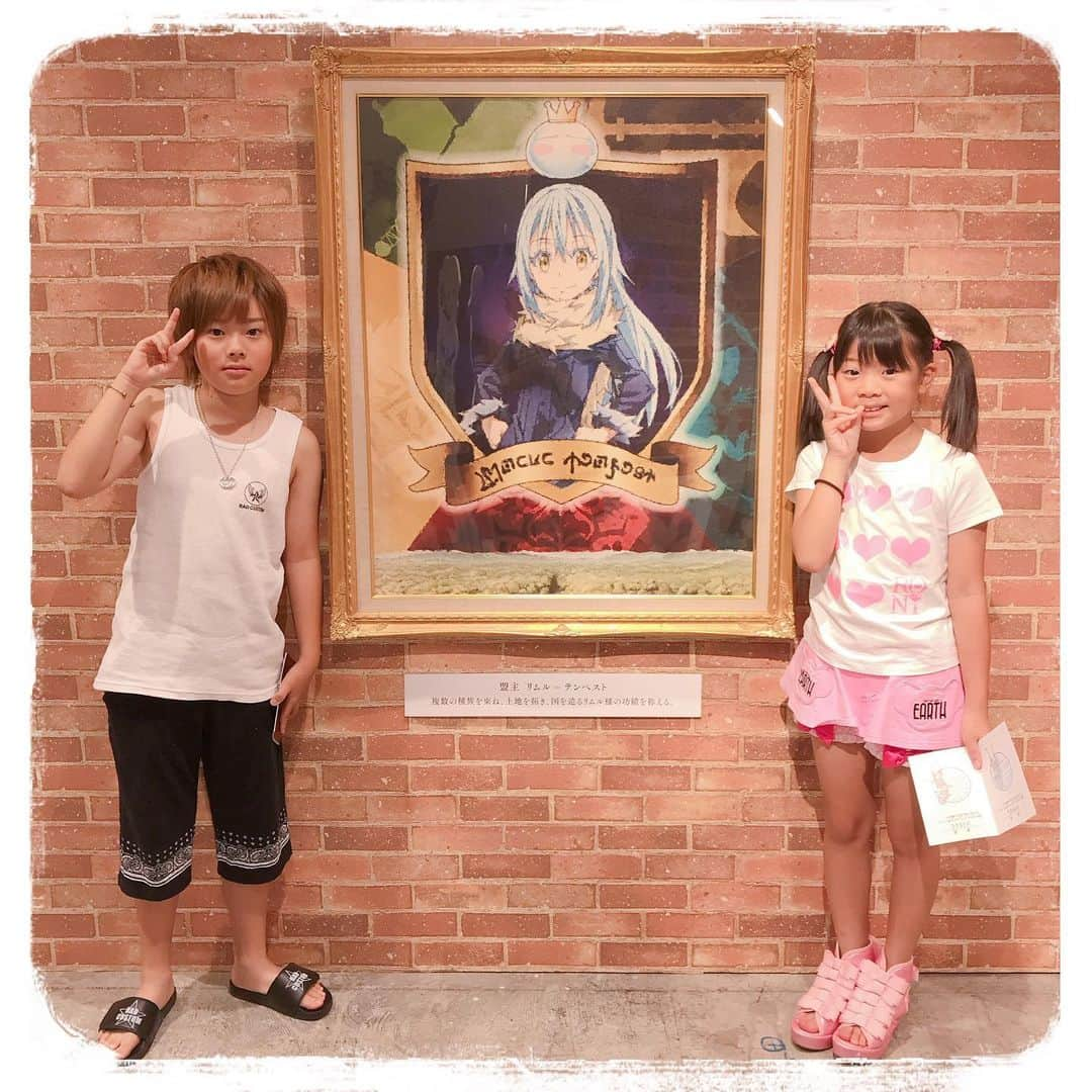 ちいめろさんのインスタグラム写真 - (ちいめろInstagram)「琉ちゃろの行きたがってた転スラ展行ったよ❤ 展示会も楽しめたみたいやし、グッズも欲しいもの買えて満足したみたい💓  #ちいめろ #琉ちゃろ #まひめろ #転スラ #転生したらスライムだった件 #転生したらスライムだった展 #展示会 #グッズ #リムル推し #名古屋 #パルコ #ヲタク #ヲタ活 #時差グラム」10月1日 10時32分 - chiimelo74