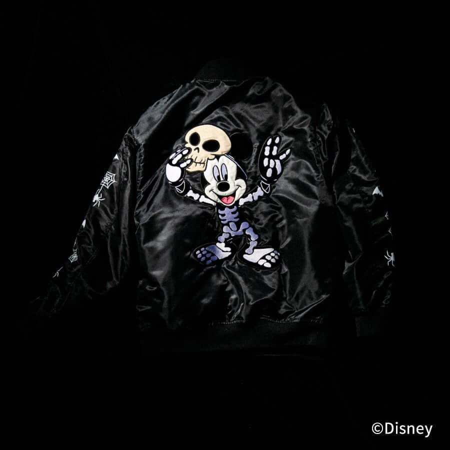 Bill Wall Leather × BEAMSさんのインスタグラム写真 - (Bill Wall Leather × BEAMSInstagram)「【 Bill Wall Leather / Disney Collection 】 For the first time in 10 years, the second round of special items from the previously popular <Disney> and <Bill Wall Leather> collaboration will be released for a limited time only. This horror themed collection of items features Mickey and Pluto, dressed up in skull costumes, pretending to be monsters. There will be 5 types of products: T-shirts, long sleeved T-shirts, sweats, team jackets, and cushions. Pre-order sales will begin on October 8th (Tuesday), on the BEAMS official online store. ⇨ https://www.beams.co.jp/news/1670/ They will also be sold at the same time from October 18th (Friday) at BEAMS Taiwan, Breeze Nan Shan atre, a store which carries <Bill Wall Leather>. There will also be a limited special popup corner from October 18th (Friday) at BEAMS Fukuoka, and from October 25th (Friday) at BEAMS Sendai. __________  【 Bill Wall Leather / Disney Collection 】 前回人気を博した＜Disney＞と＜Bill Wall Leather＞のスペシャルアイテム第2弾が、10年ぶりに期間限定で登場します。 今回は、スカルコスチュームを纏いモンスターに扮したホラーテイストのミッキーとプルートが主役のアイテム群。Tシャツ、ロングスリーブTシャツ、スエット、スタジアムジャンパー、クッションの全5型を展開します。 10月8日(火)より、ビームス公式オンラインショップにて先行予約販売をスタート。 ⇨ https://www.beams.co.jp/news/1670/ 10月18日(金）より＜Bill Wall Leather＞展開店舗、ビームス 台湾 微風南山アトレ店でも同時発売となります。 また、10月18日(金）よりビームス 福岡、10月25日(金)よりビームス 仙台の2店舗で、期間限定スペシャルポップアップコーナーを設置します。 #billwallleather #disney #beams」10月1日 11時18分 - billwallleather_beams