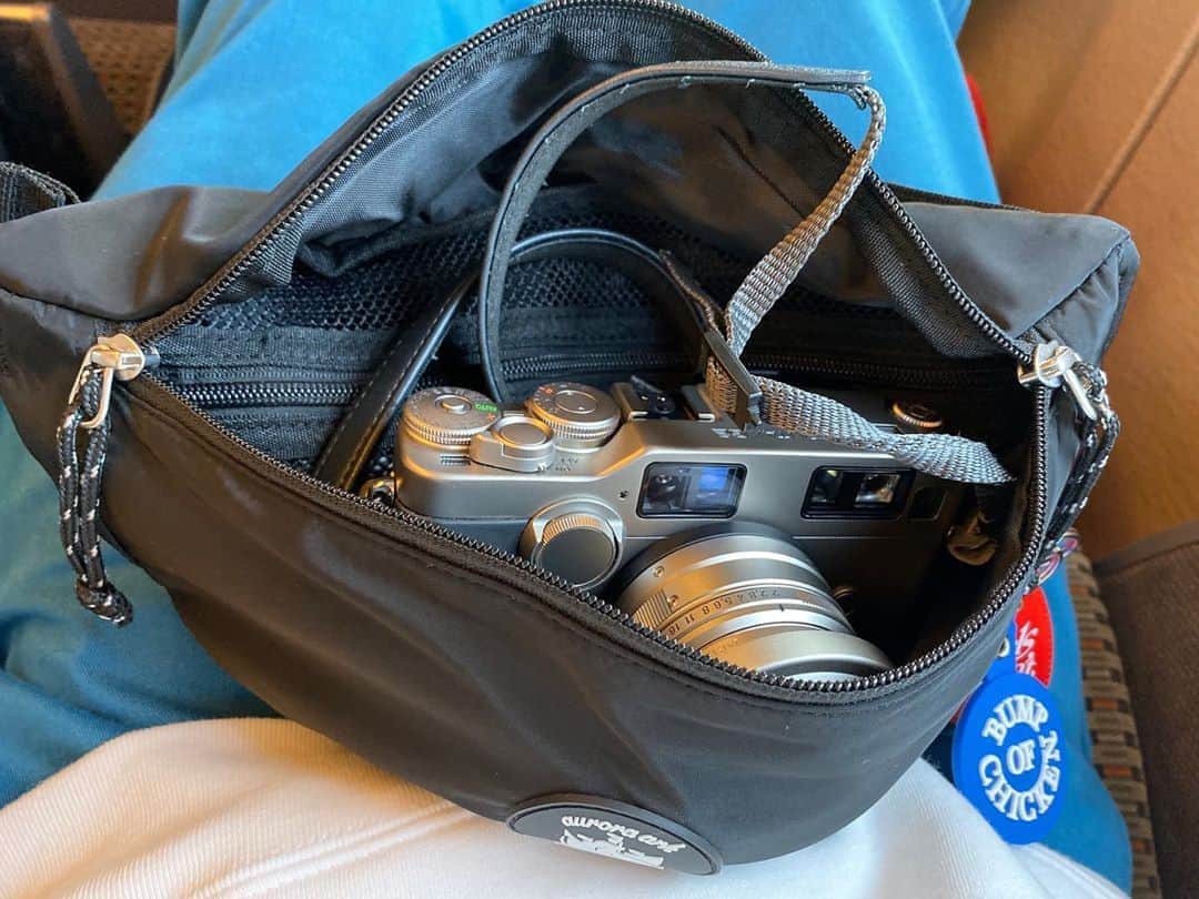 直井由文さんのインスタグラム写真 - (直井由文Instagram)「Waist Bagはカメラケースに使ってます📸 フィルムも入れられて便利😊  #ちゃまこれ使ってる！ #PONTSUKA! #auroraark」10月1日 11時22分 - boc_chama_9