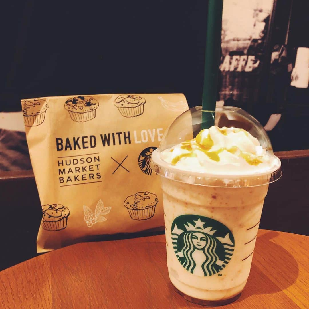 尾形沙耶香さんのインスタグラム写真 - (尾形沙耶香Instagram)「#sweetpotatofrappuccino 🍠  #フラペチーノ好き」10月1日 11時33分 - sayakaogata