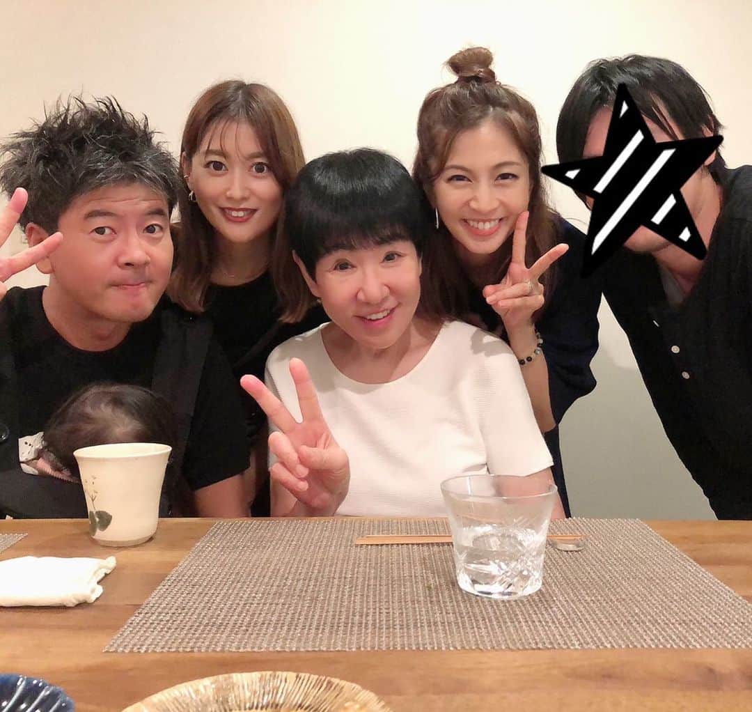 和田アキ子さんのインスタグラム写真 - (和田アキ子Instagram)「先日、またまた安田美沙子の家にお呼ばれしました😍😍 今回は、マネージャーの家族も一緒に❗️ 子供に囲まれて、楽しかった〜😍😍😍 @ako50th #安田美沙子 #ホームパーティー」10月1日 21時29分 - ako50th