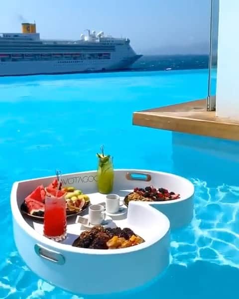 Fashion Climaxxのインスタグラム：「Good Morning! Our breakfast is waiting @cavotagoomykonos TAG a person you would love to have breakfast with @elizabethmarte . . . #mykonos #mykonosgreece #mykonosgreece #mykonoslife #mykonos2019 #breakfast #breakfastideas #breakfastporn #breakfastinmykonos #luxury #luxurylifestyle」