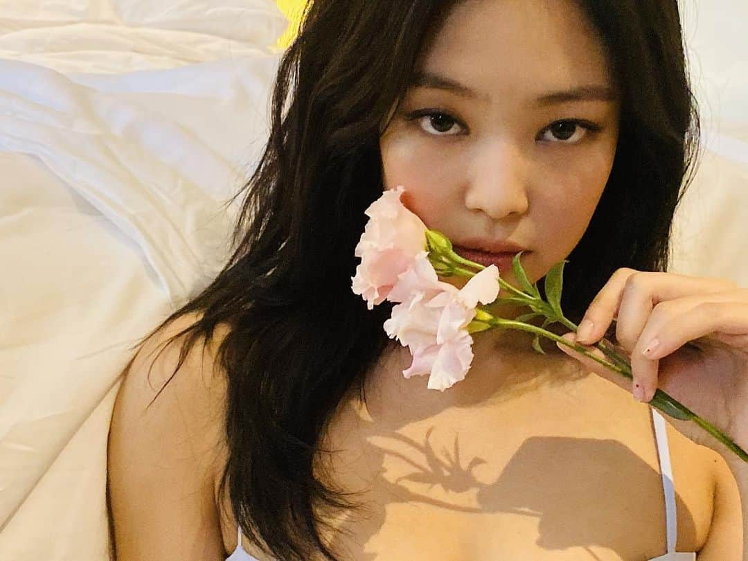 ジェニーさんのインスタグラム写真 - (ジェニーInstagram)「Pre shoot」10月1日 21時35分 - jennierubyjane