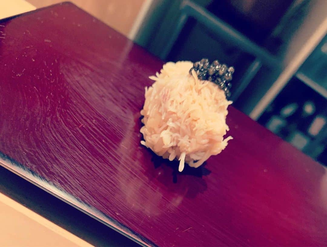 脇坂泰斗さんのインスタグラム写真 - (脇坂泰斗Instagram)「. しょうごさんとヒデとお寿司に行ってきました🍣 とにかく美味しすぎました！！ 美味すぎてヒデは「うま〜、ウマー」としか言ってなかったです。。。 食リポのバリエーションないなぁ🤷‍♂️ 色んな話して盛り上がったしすごいいい時間を過ごせました🙆‍♂️ しょうごさんご馳走様でした！！ #川崎フロンターレ #frontale #谷口会 #車屋軍団と掛け持ち」10月1日 22時03分 - yasuto_wakizaka