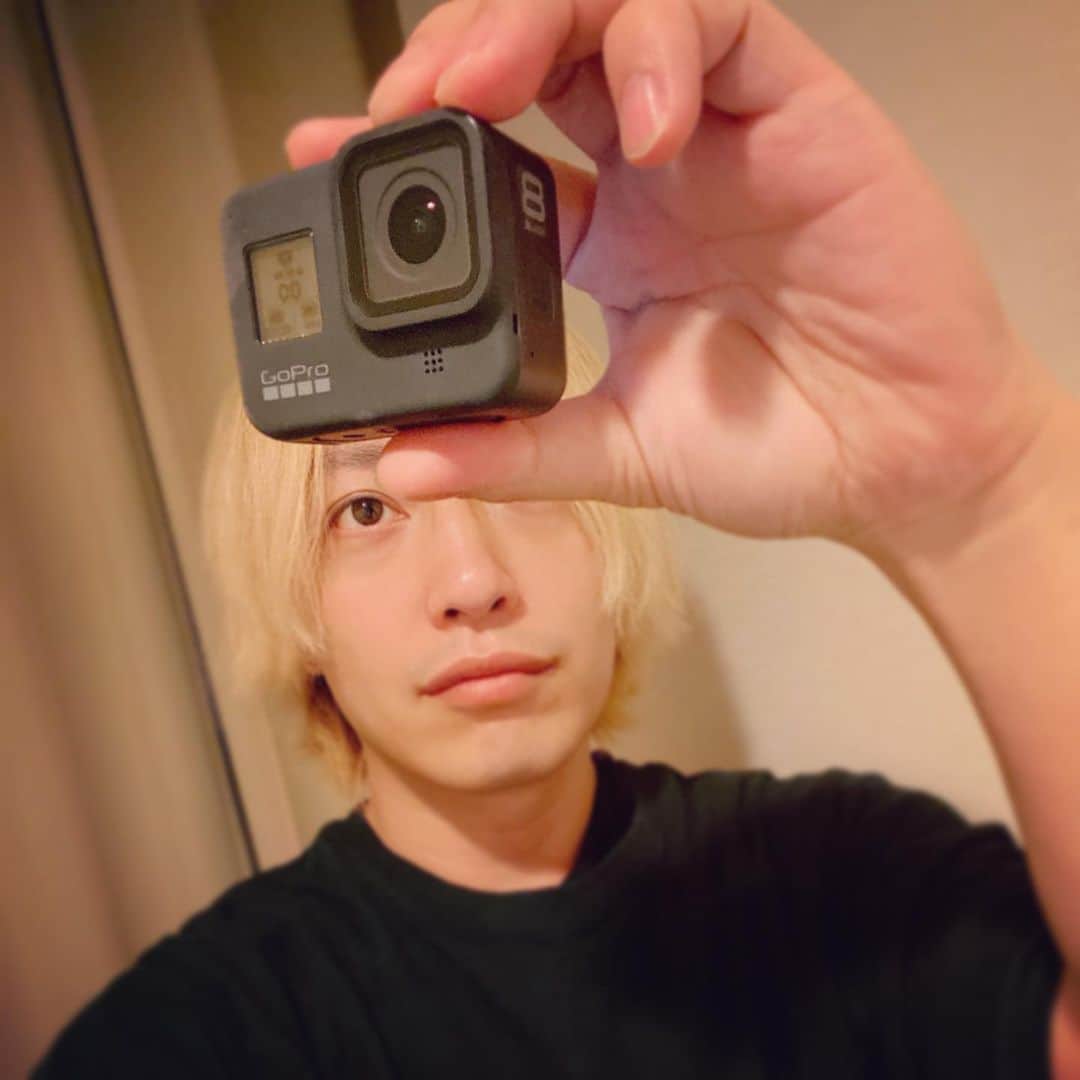 中田ヤスタカのインスタグラム：「New #GoProHERO8 #gopro」