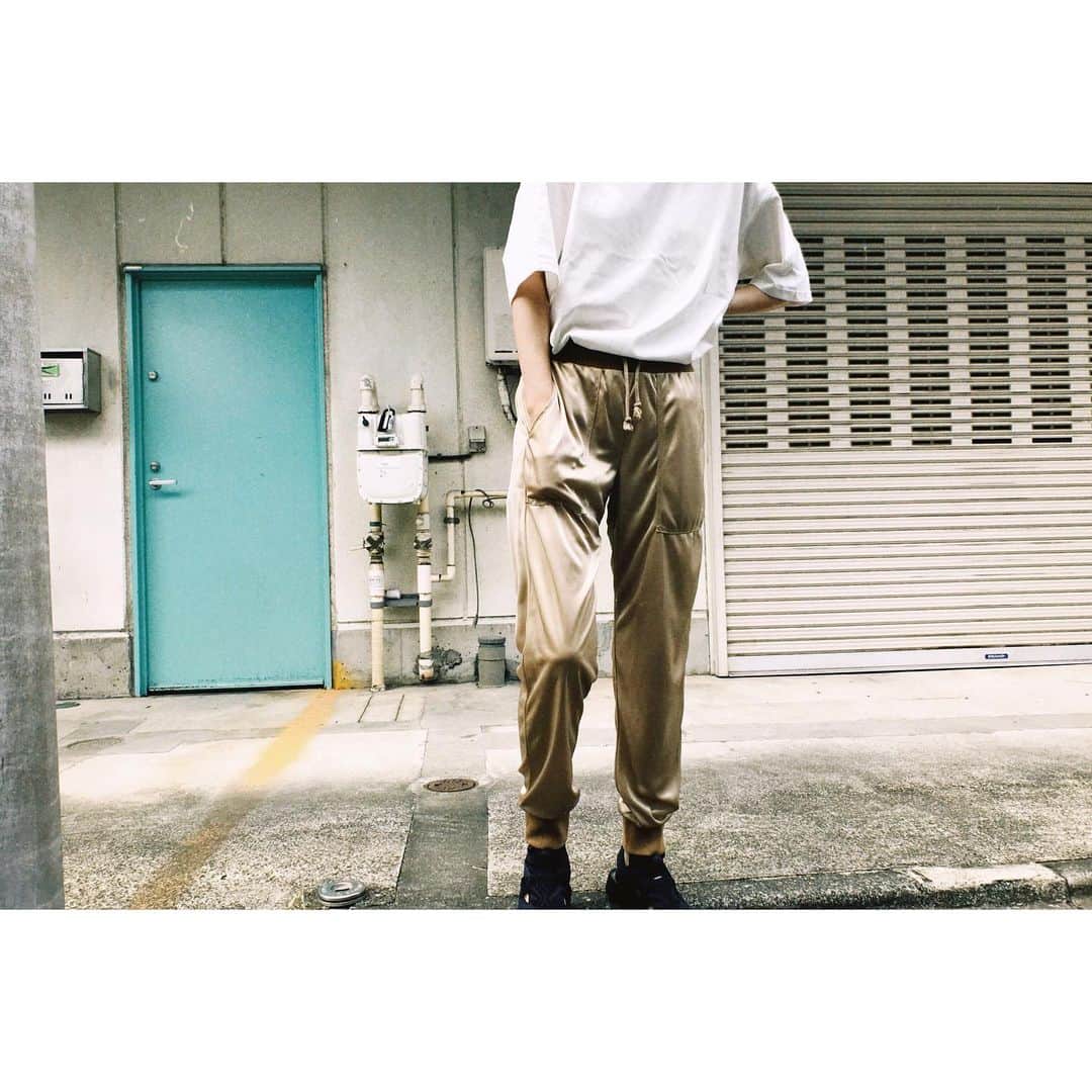 吉倉あおいさんのインスタグラム写真 - (吉倉あおいInstagram)「pants @j.c.m_official sandals @reebokclassicjp #まゆげの少年スタイル」10月1日 13時52分 - aoi_yoshikura