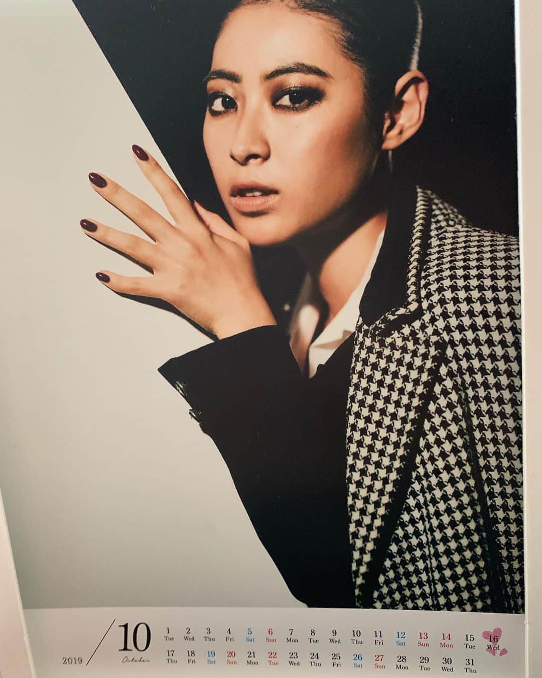 瀧本美織のインスタグラム：「10月突入だけどこんな装いはとてもまだできそうにありません🤔🤣🥺😵 #10月#早い早い早い」