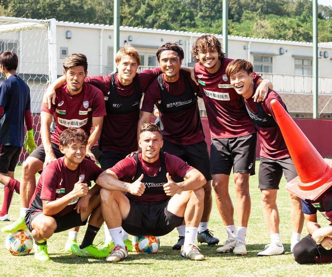 ヴィッセル神戸さんのインスタグラム写真 - (ヴィッセル神戸Instagram)「火曜日の勝利チーム！👊🏼 Tuesday’s winning team! 👊🏼 . #vissel #visselkobe #ヴィッセル神戸 #WeAreKobe #一致団結 #Kobe #神戸 #Poldi #Podolski #ポドルスキ #酒井高徳 #山口蛍 #那須大亮 #大﨑玲央 #古橋亨梧 #郷家友太」10月1日 14時23分 - visselkobe