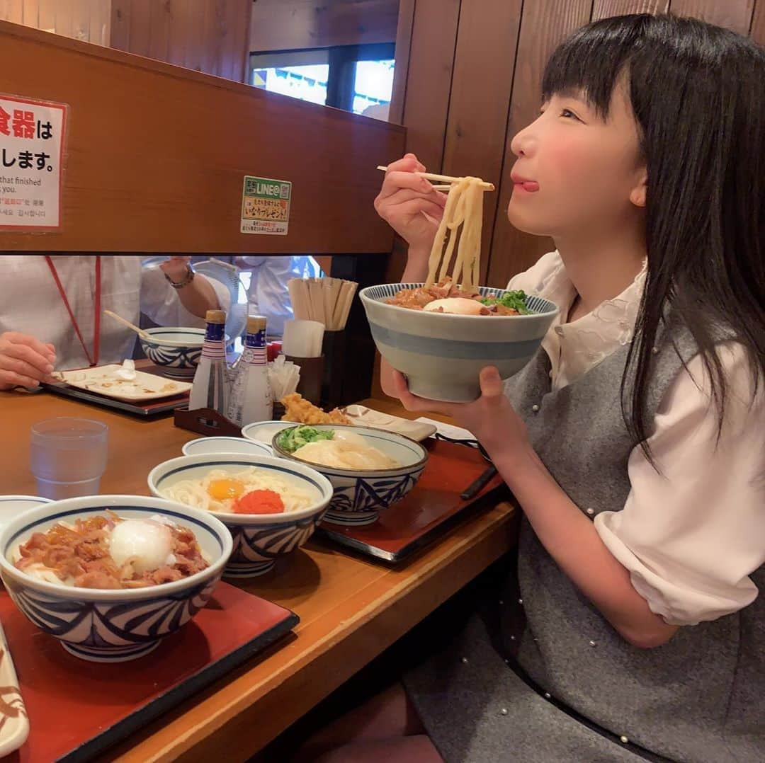 もえのあずきさんのインスタグラム写真 - (もえのあずきInstagram)「株主優待券でおうどん🤤💓 #株主優待#株主優待生活 #株主優待券 #楽釜製麺所 #おうどん#うどん#japanesegirl #japanesefood #japanese#food」10月1日 15時47分 - moeazukitty