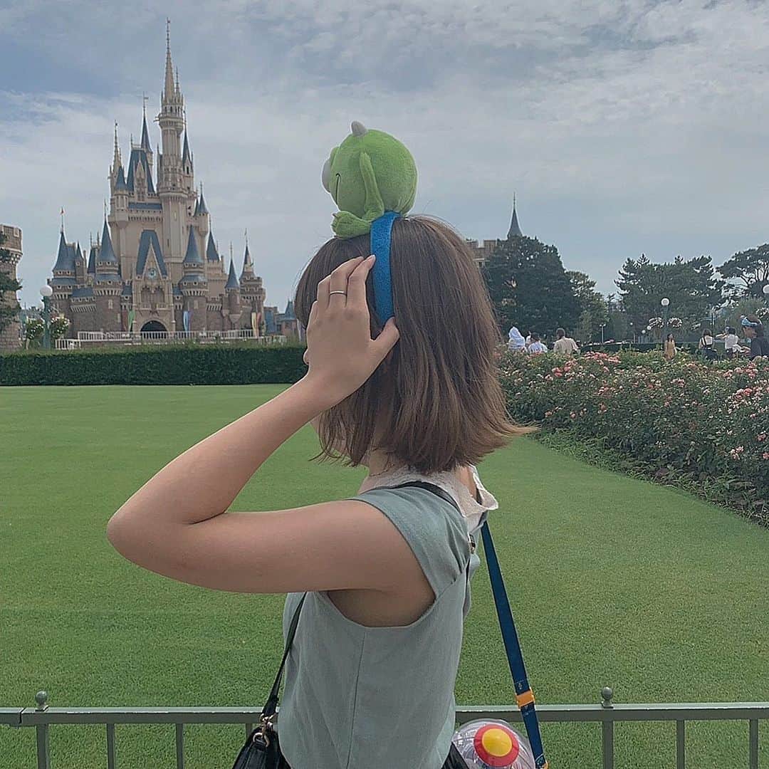 前田亜美のインスタグラム：「. . 今日10月1日は妹の誕生日。. . . 私より考えが大人で妹に勉強になることがたくさんあります。. . . 1番何でも話せる仲。もう一緒にお酒飲めちゃう🥺🥺🥺妹が大人になって自分歳とったなって思えてくる…笑. ... . . これからたくさんお出かけしたいな . . 。ﾟᴴᴬᴾᴾᵞ ᴮᴵᴿᵀᴴᴬᴰᴬᵞﾟ。」