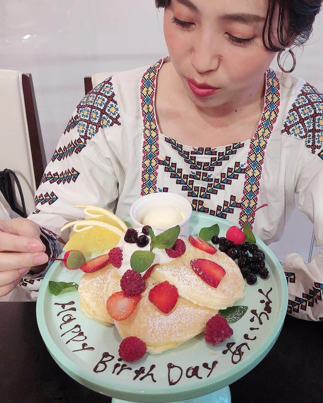 小坂温子さんのインスタグラム写真 - (小坂温子Instagram)「色々美味しかった☺️️💓 #また行きたいな  #パンケーキ #だいすき  #veryfancy #表参道  #美味しかった  #お腹いっぱい  #happy 🥞✨🥞✨」10月1日 16時39分 - kosaka_atsuko
