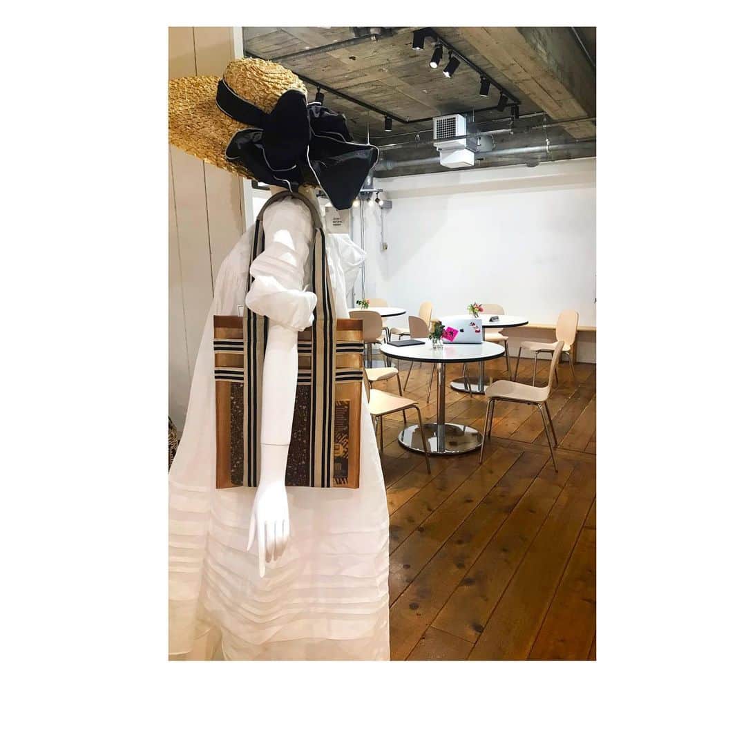 のインスタグラム：「これも好きなひとつ✨ 帽子もLUDLOW (まだ販売未定品ですが😉) Dress は @ceciliebahnsen  #2020ss #exhibition #tenjikai #ludlow」