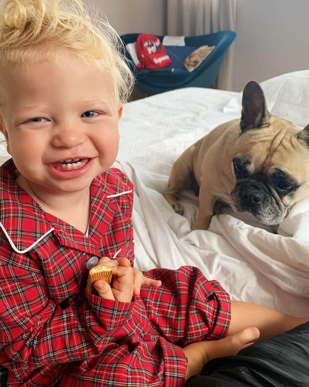 キアラ・フェラーニさんのインスタグラム写真 - (キアラ・フェラーニInstagram)「Cozy mornings in mama’s bed 💘」10月1日 17時50分 - chiaraferragni