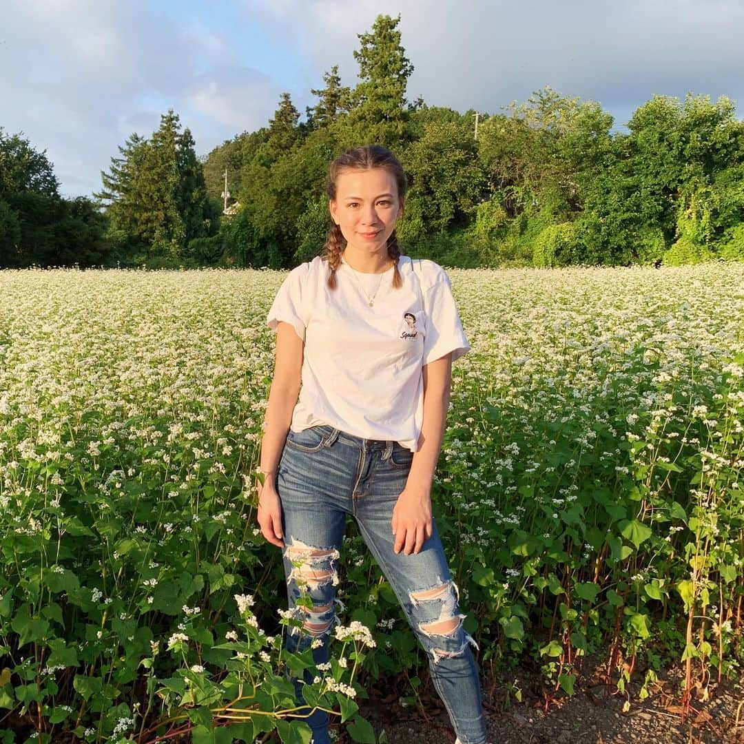 英里子さんのインスタグラム写真 - (英里子Instagram)「🌱🌾💚 また夏になったみたい🌞  #蕎麦の花 #グンマー帝国」10月1日 17時59分 - ellie__erico