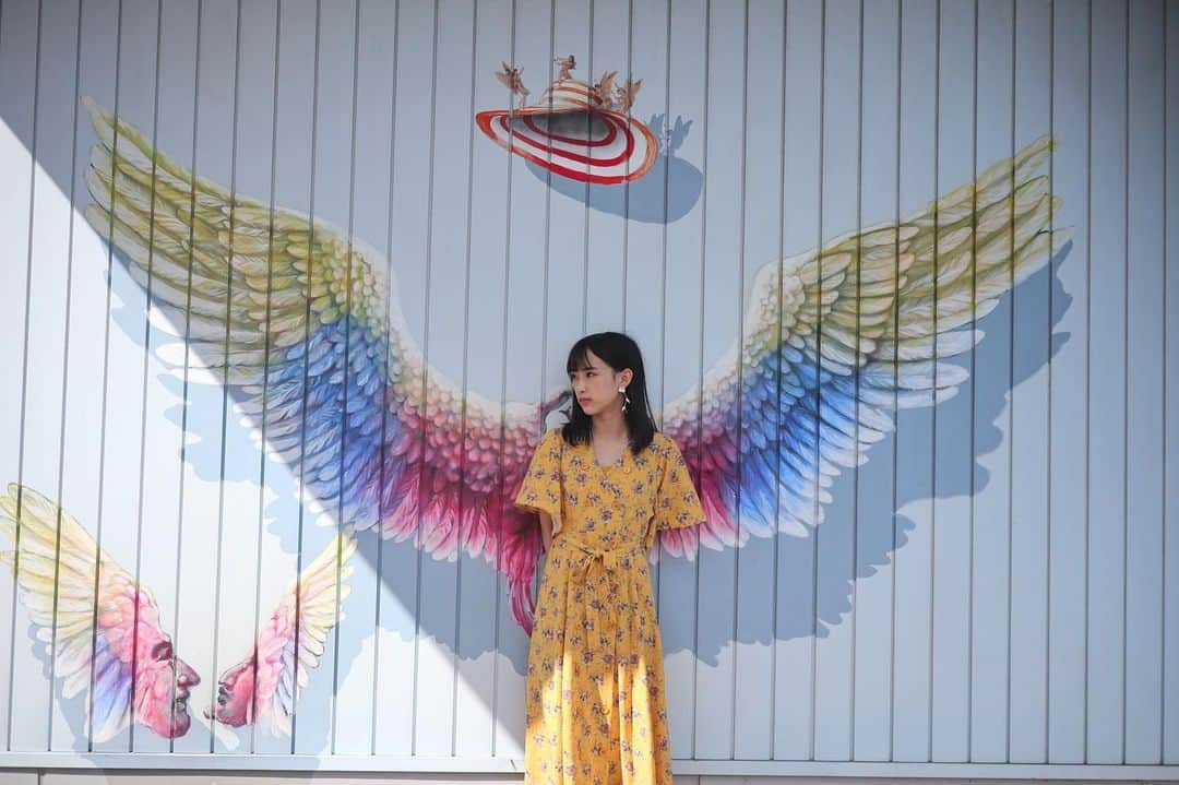 歌田初夏さんのインスタグラム写真 - (歌田初夏Instagram)「とうとう私にも翼が生えてしまいました🐥😇 #メイカーズピア #憧れ #羽根 #やってみたかった #歌田写真展」10月1日 18時10分 - utahatsu78