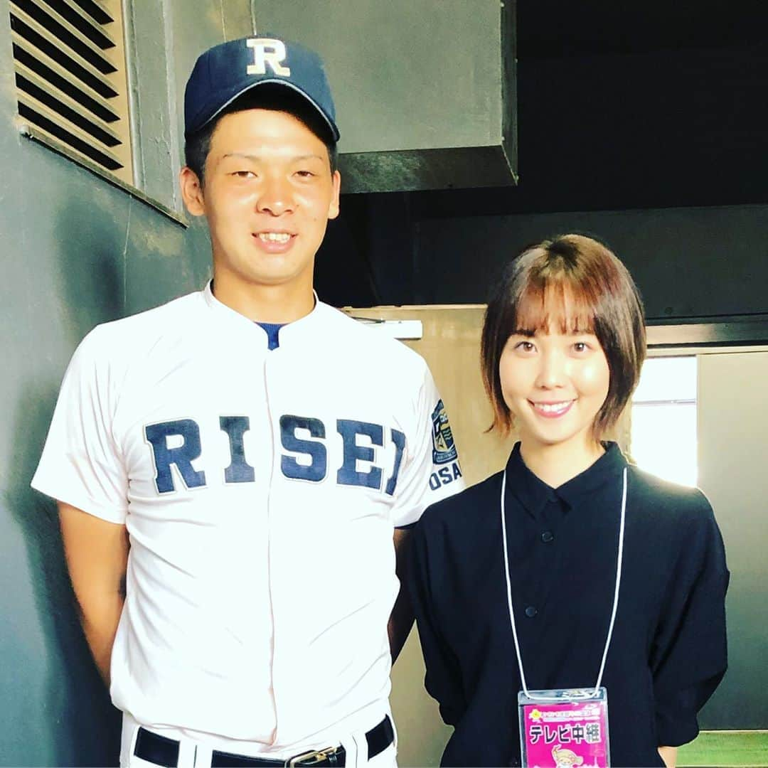 ヒロド歩美さんのインスタグラム写真 - (ヒロド歩美Instagram)「履正社・井上広大選手とのツーショット写真📸 夏の大会を終えて、優勝報告会の取材の時に井上くんが私に関するとっても嬉しいコメントを残してくれました🥺フォロワーの皆様からもコメントやメッセージで"是非井上くんとのツーショットを"とたくさんいただいたので、この度の国体で実現‼️ 報告としてインスタに更新いたします✨ プロ志望届を提出したとのことで、これから先も楽しみです⚾️」10月1日 18時14分 - hirodo_ayumi