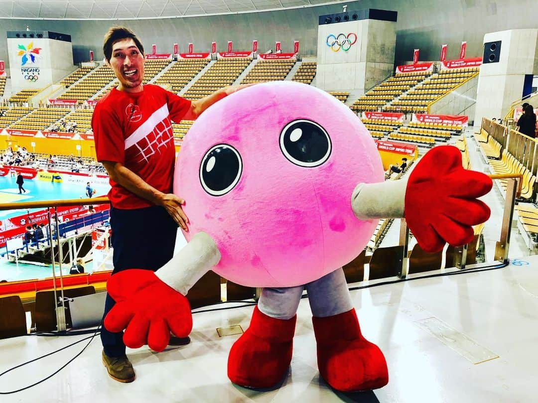 篠原信一さんのインスタグラム写真 - (篠原信一Instagram)「迫力がすごい🏐 皆さん！会場で見て下さい🙌🏐 #応援アンバサダー #ワールドカップバレー男子長野大会 #長野大会 #本日開幕 #ホワイトリング  #松山航大 #篠原信一」10月1日 18時26分 - s.shinohara_life