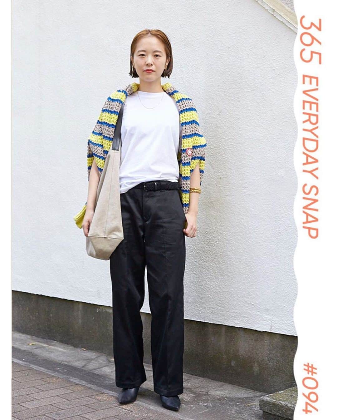 ginza magazineさんのインスタグラム写真 - (ginza magazineInstagram)「365日おしゃれスナップ！大都会、東京の素敵なスポットに集うセンスがいい人をGINZA編集部がキャッチ。⠀⠀⠀ ⠀⠀⠀ 「メンズニットを女性らしく。小物使いはハイブランドを選択」 ⠀⠀⠀ ⠀⠀⠀ 👤 岡本 茉莉／バイヤー @11mari06⠀⠀⠀ ⠀ ニット：C.E パンツ：Edition シューズ：CELINE ピアス：completedworks ネックレス：Cartier バングル：CELINE バッグ：HERMÈS ベルト：Charvet ⠀ 📍ここでスナップ ⠀ thalia store／ヴィンテージショップ 東京都世田谷区２１ 世田谷1-21-9 1F tel: 03-6874-1448 @tahlia_store ⠀⠀ #ginzamagazine #styling #snap #ファッションスナップ #365日おしゃれスナップ」10月1日 18時39分 - ginzamagazine