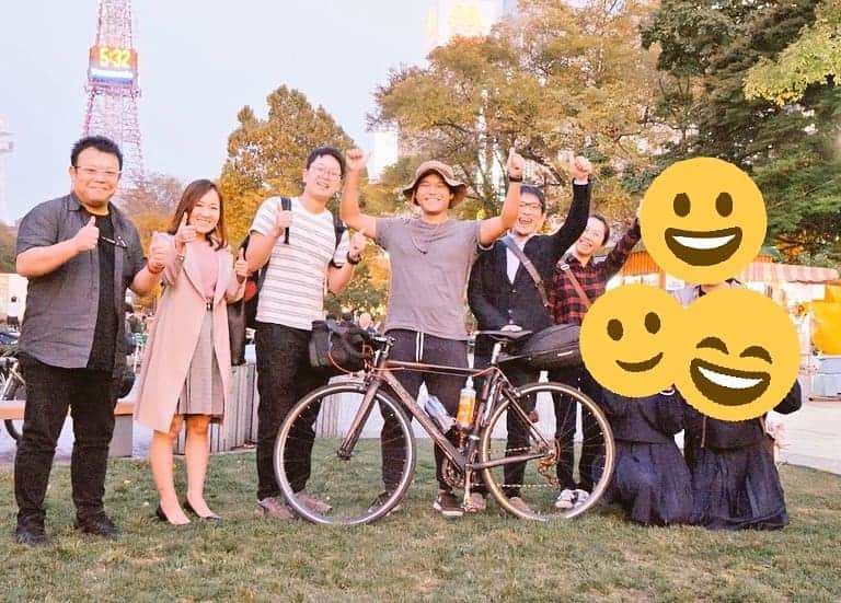 ジブリおじさんのインスタグラム：「釧路から札幌まで約600kmの自転車ウクレレ旅、終了しました。動画をご覧いただいているみなさま、道中お世話になった方々、ゴール会に来ていただいた方々、ありがとうございました！北海道だいすきだ！」