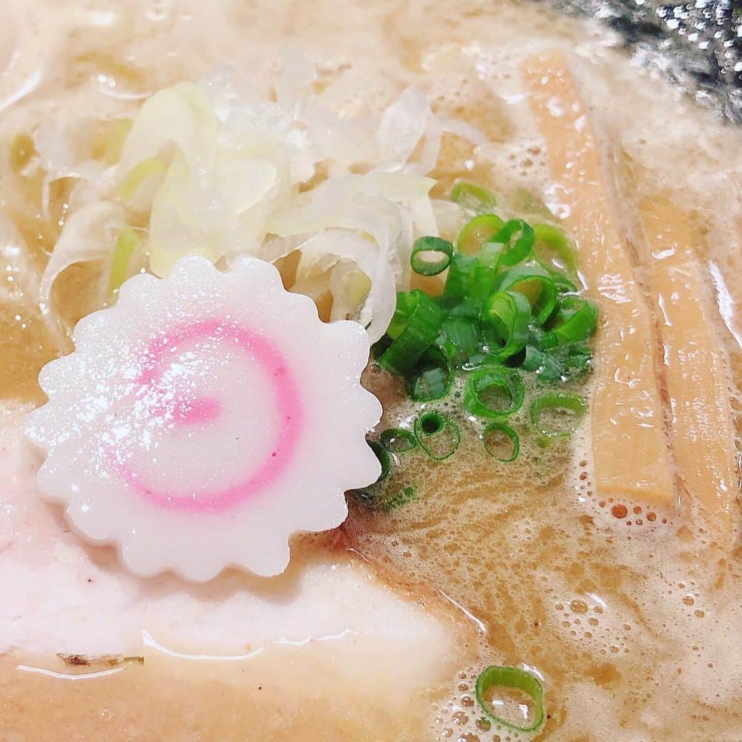 高橋花林のインスタグラム：「ラーメン食べたい欲が。」