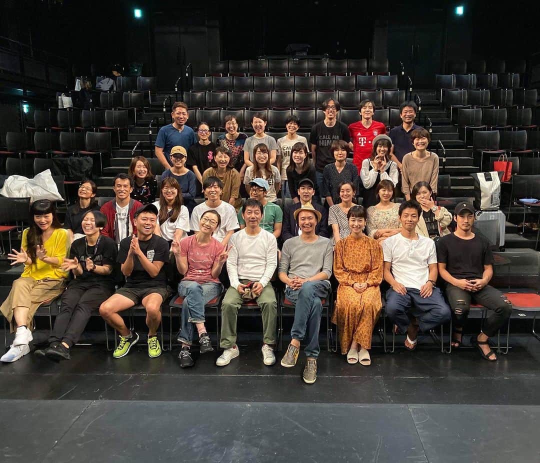 李千鶴のインスタグラム：「阿佐ヶ谷スパイダース「桜姫〜燃焦旋律隊殺於焼跡」、全日程、そしてバラシも劇団反省会も、ぜんぶが終わりました。 ご来場いただいた皆さま、関わってくださった全ての方々、ありがとうございました！ そしてクラリネット！パンフレット！そんでもって楽隊のみんな！ありがとう！！#阿佐ヶ谷スパイダース #桜姫燃焦旋律隊殺於焼跡」