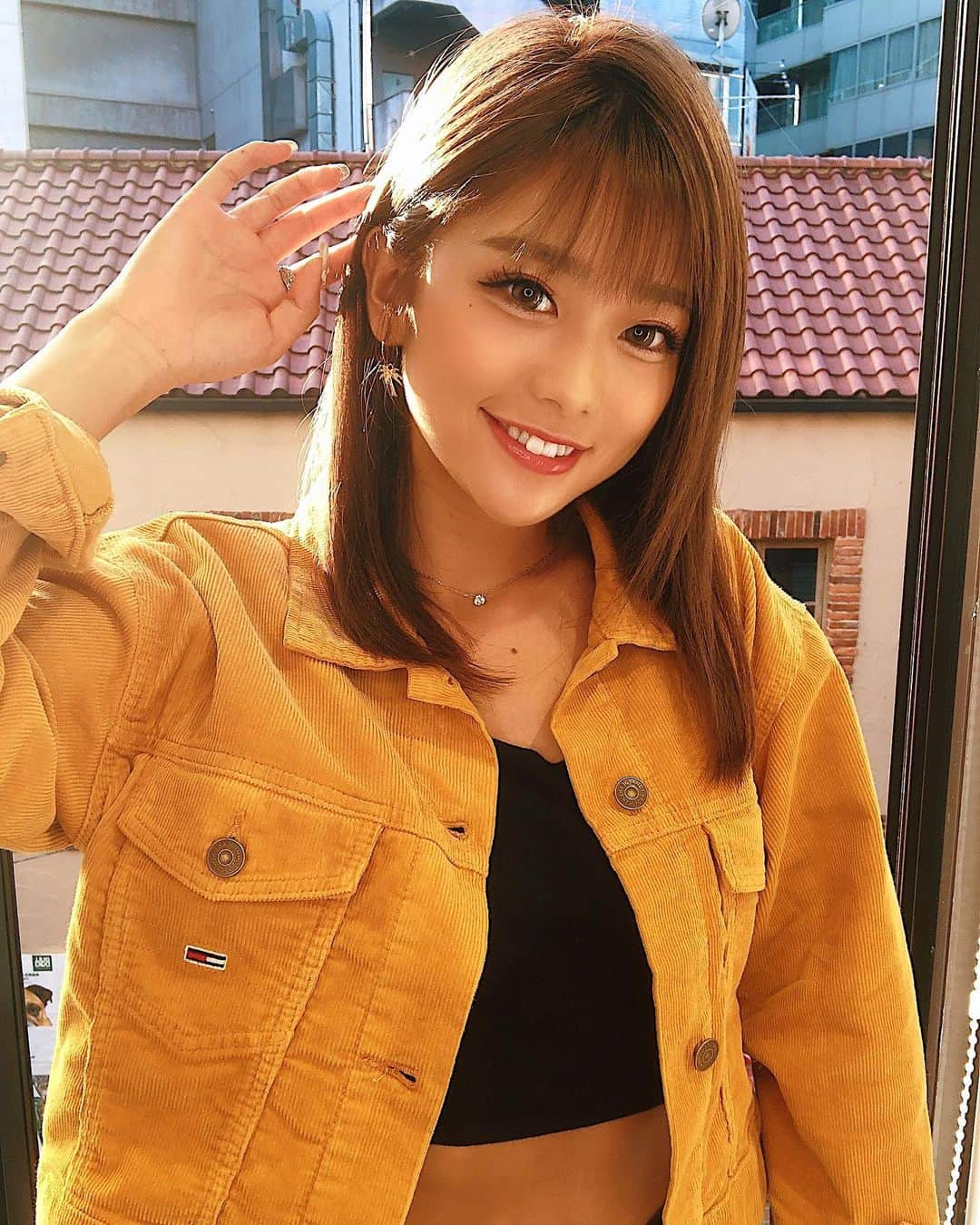 やしろななさんのインスタグラム写真 - (やしろななInstagram)「new hair color🧡 光に当たってるとより良い色🧚🏽‍♀️♡ ・ 新しいアウタータイプすぎて丈間も短くて色物が好きだしもー着まくるぞ！」10月1日 20時14分 - 8467_0