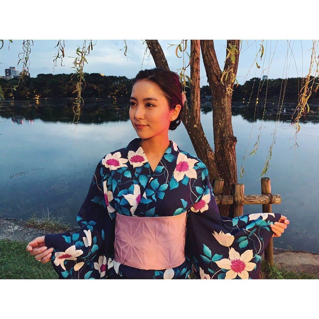 石川恋さんのインスタグラム写真 - (石川恋Instagram)「10月🍇 今年一度も着る機会のなかった浴衣をまさか秋に着ることになるとは、、👘💜 先週からまた一つ新しい作品に入り、地方生活の日々です。 24時間頭も身体もフル回転🔥 最後まで駆け抜けます！」10月1日 20時37分 - ren_ishikawa