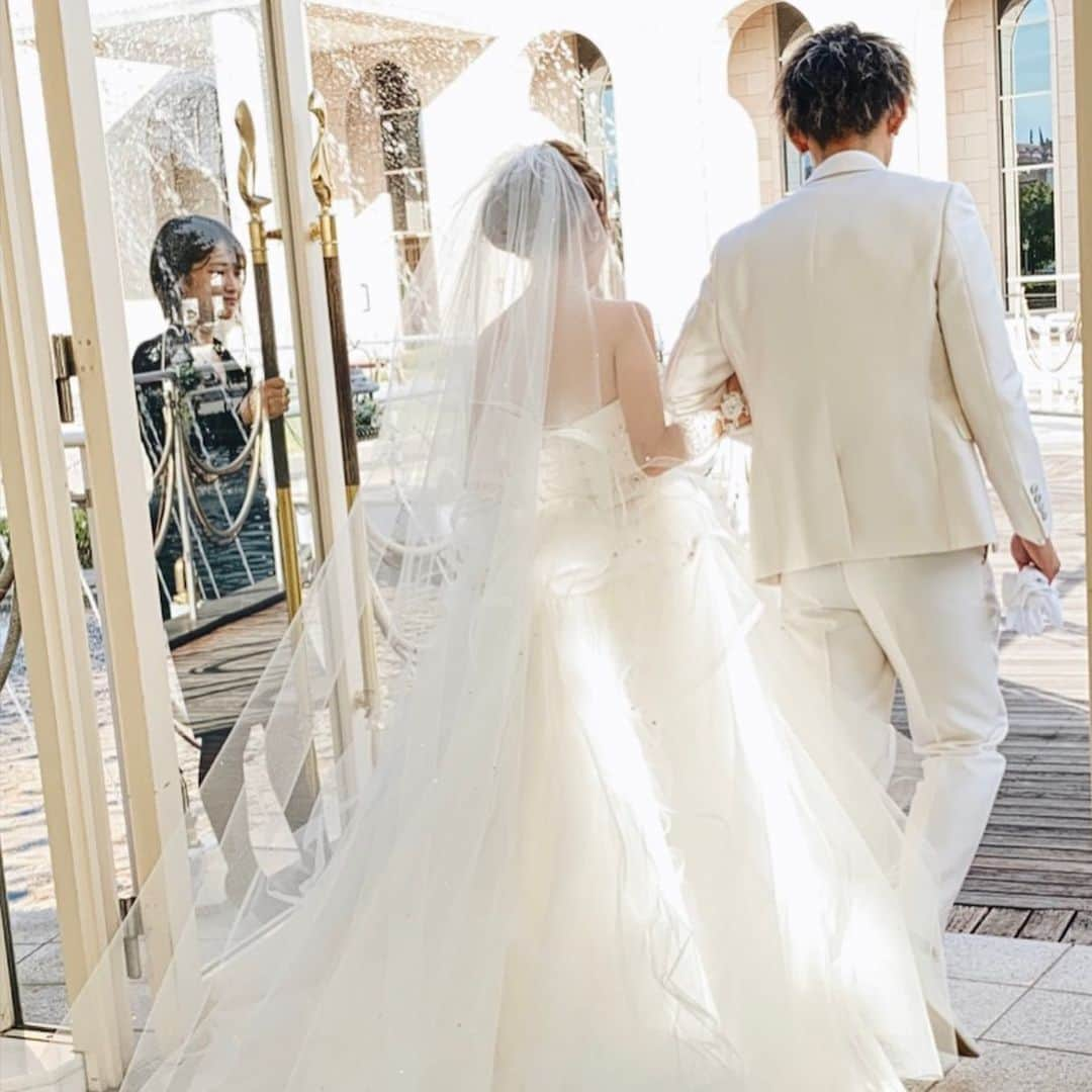 川猿てるみさんのインスタグラム写真 - (川猿てるみInstagram)「. Happy Wedding👰💍🤵 れいなちゃんりょうたさん綺麗すぎました😭 感動して泣いたり 参加させて貰って二人から幸せもらって ずーっと気持ちほっこりしてた😭❤️ 改めておめでとうございます🥰  #wedding #weddingdress #結婚式」10月1日 20時38分 - terumin1113