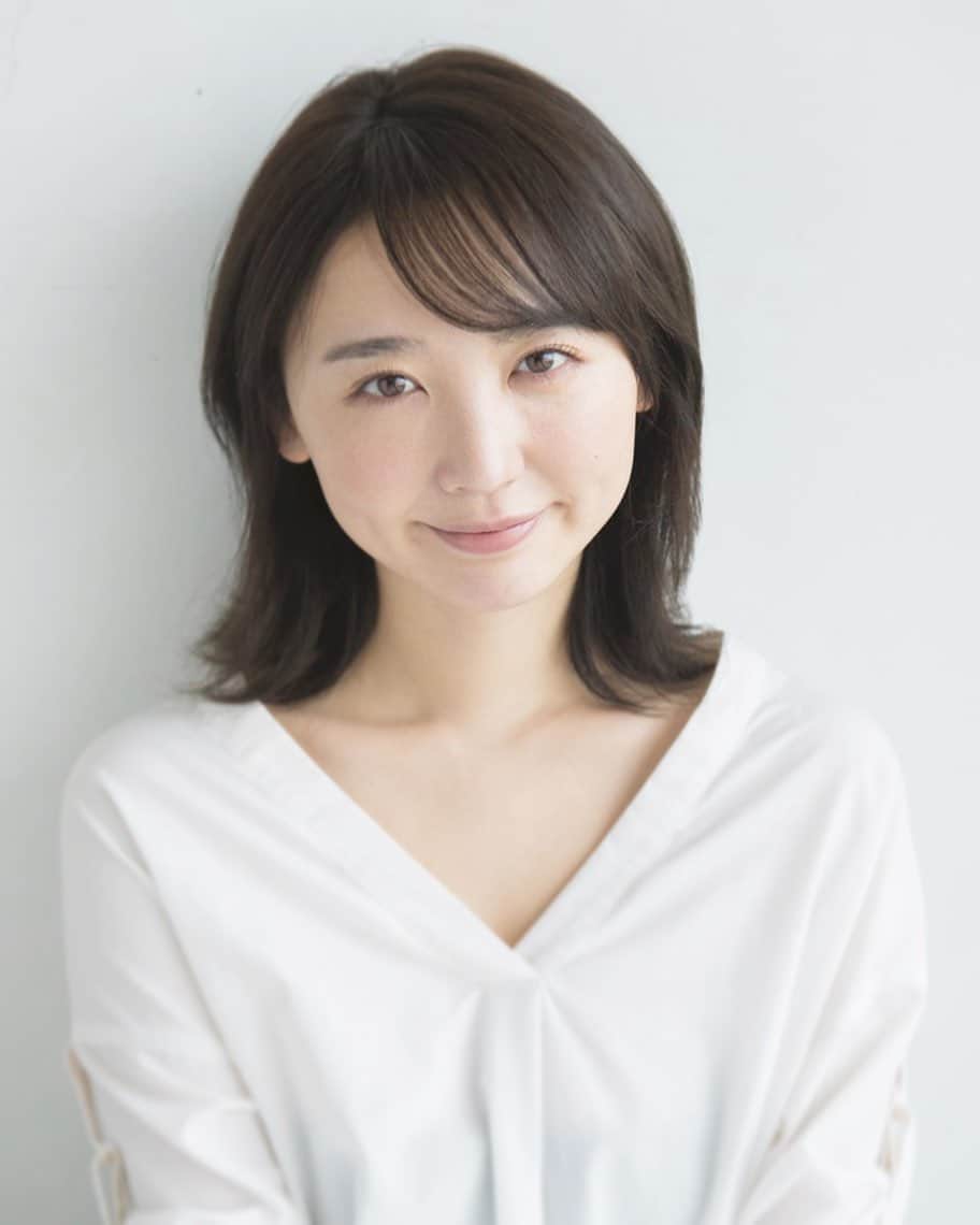 おのののかさんのインスタグラム写真 - (おのののかInstagram)「＊ 10月ですね。 ５、６年ぶりに宣材写真を変更しました。笑 よろしくお願いします😌✨ photo:Kojiro Hosoi hair&make:Naoko Tamura」10月1日 20時46分 - ononono_ka