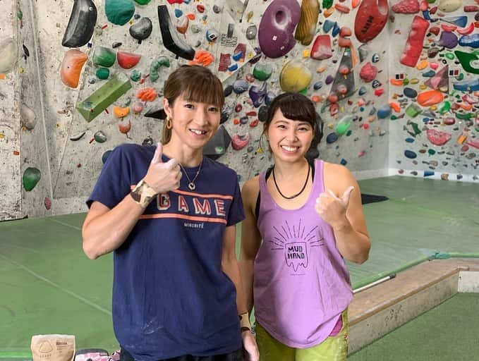 中村真緒のインスタグラム：「I went on a short trip in Fukuoka✈️👜 ・ ・ 時系列がバラバラだけれど、夏休みの終わりに駆け込み弾丸小旅行で @ziprockclimbing と @barehands.climbing に行ってきましたー！ たくさん登って美味しいものも食べて、、、また行きたい✈️🤤 #climbing #bouldering #クライミング #ボルダリング #マオハンド」