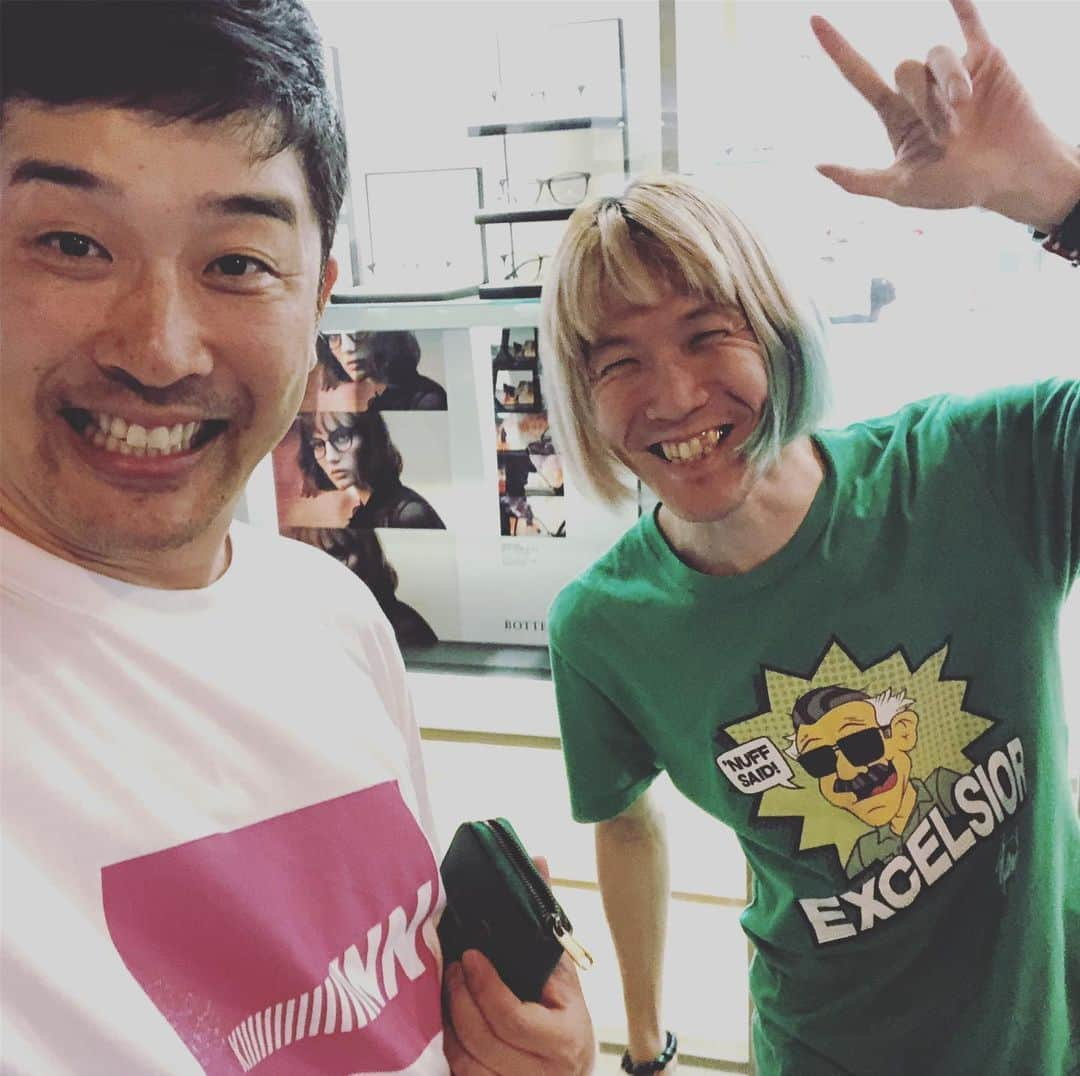 あべこうじさんのインスタグラム写真 - (あべこうじInstagram)「ㅤㅤㅤㅤㅤㅤㅤㅤㅤㅤㅤㅤㅤ 池袋の町で偶然会った @harikenjp  さん ㅤㅤㅤㅤㅤㅤㅤㅤㅤㅤㅤㅤㅤ #あんな #ひろい #ゴミゴミ #した #池袋 #まさか #遭遇 #ハッピィ #あべこうじ #hariken」10月1日 21時02分 - abe_happy