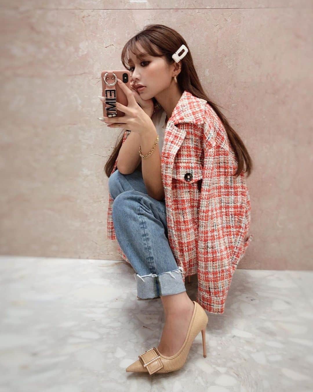 のインスタグラム：「2020springのかわいいサンプルがたくさん上がってきたから今日は検討してたよ😻 来年もかわいいお洋服たくさんだからワクワクして待っててほしいな〜♡ #新作ちらり♡ #eimy #eimyistoire」
